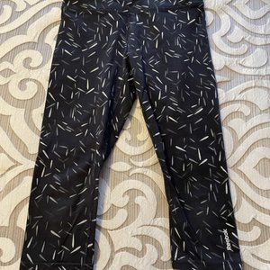 Reebok Black Capri Leggings Workout Athletic Pants Girls Size Medium 10/12 EUC